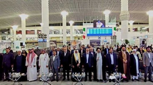 عربستان نخستین گروه از زائران عمره راهی عربستان شدند