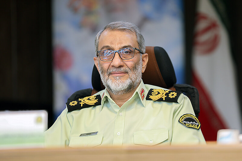 فراجا در خط مقدم مقابله با کفر است