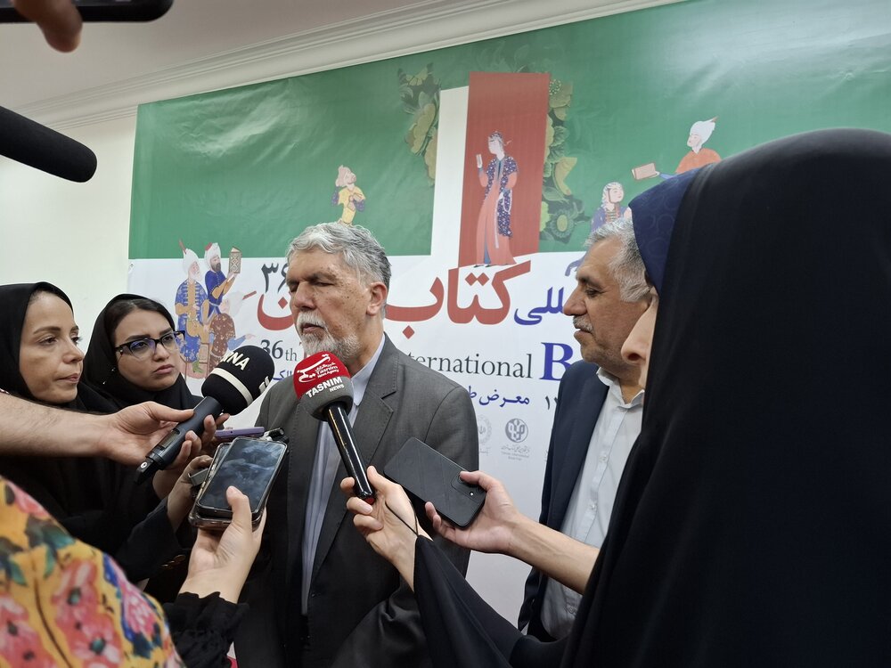 اظهارات وزیر درباره قیمت کتاب و یارانه‌ها